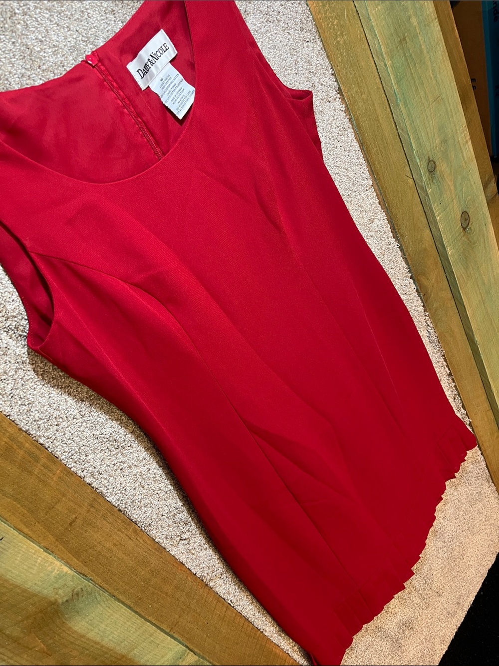 Danny & Nicole Red Sleeveless Pleated-Hem Midi Dress - Picture 5 of 7